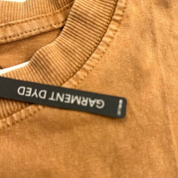 NWT Yellowstone National park Wolf Tee shirt - Picture 3 of 4